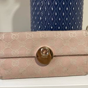 ❌SOLD❌Authentic Gucci Wallet